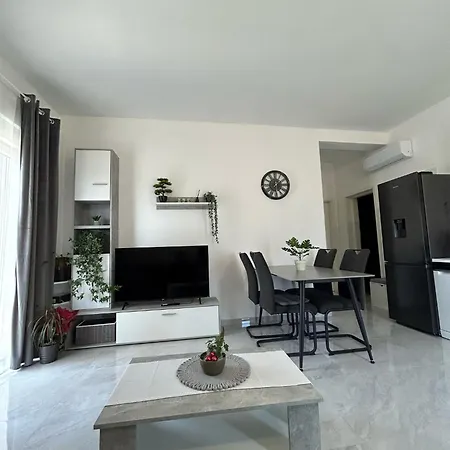 Marina Centar * 비르